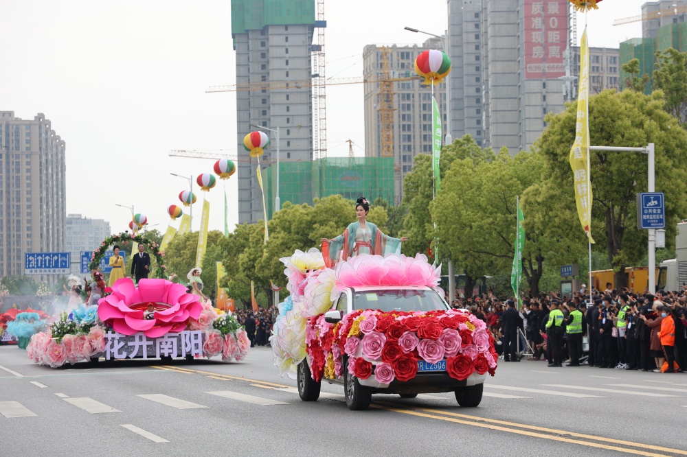 绿色中国行走进大美南阳直播,绿色中国行走进明月山乌兰图雅