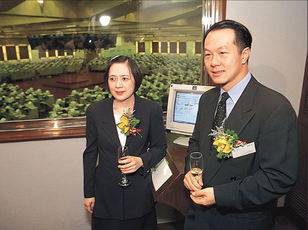 宝咏琴离婚时多少岁,宠夫大结局