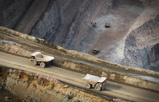飞越俄罗斯上空,世界目前最大的钻石矿