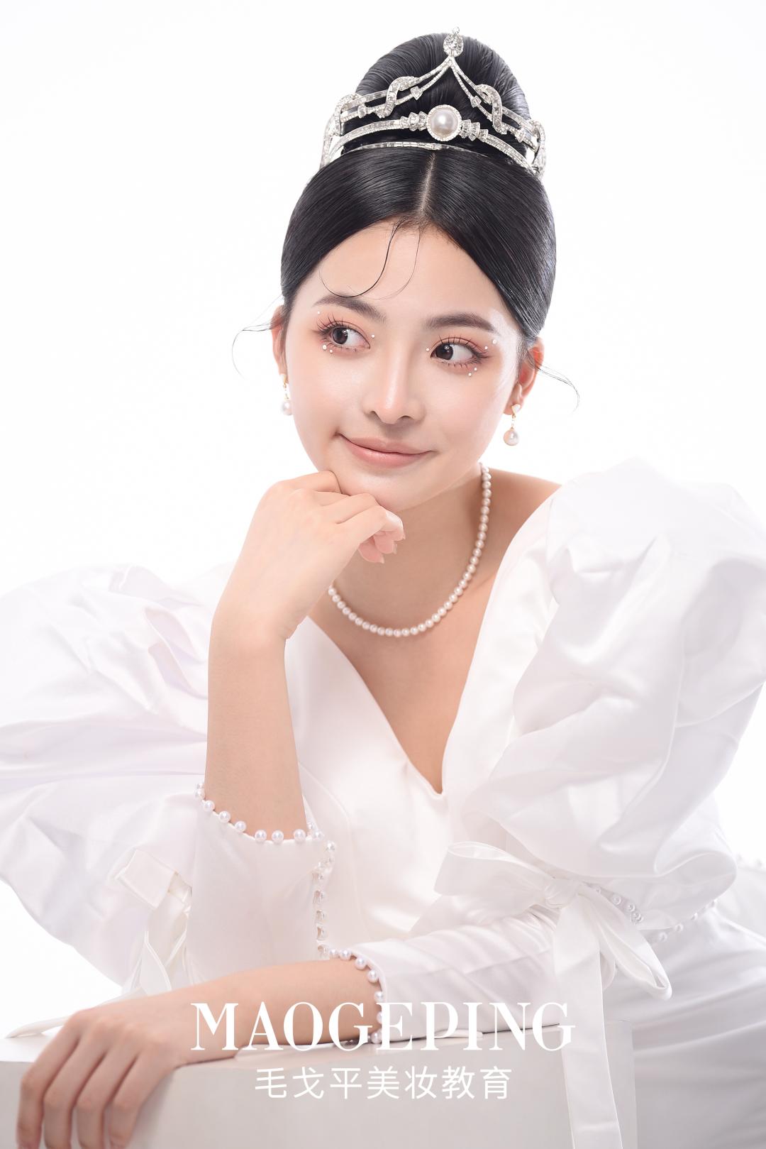 上海毛戈平化妆培训学校,毛戈平学校学几个月比较好