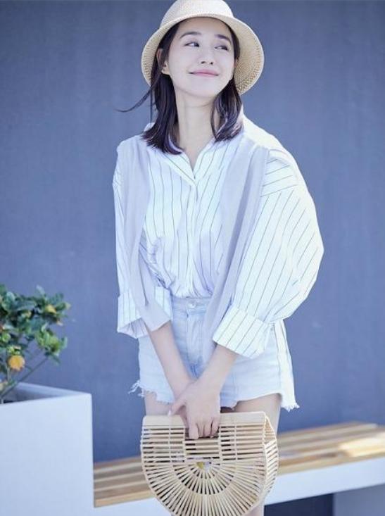 王智白衬衫搭配图片,王智白衬衫牛仔裤