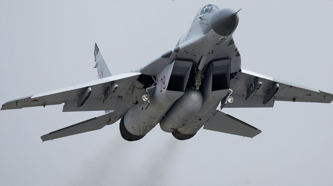 1993年我军提出参观俄军潜艇，对方犹豫再三提条件：除非做到六不