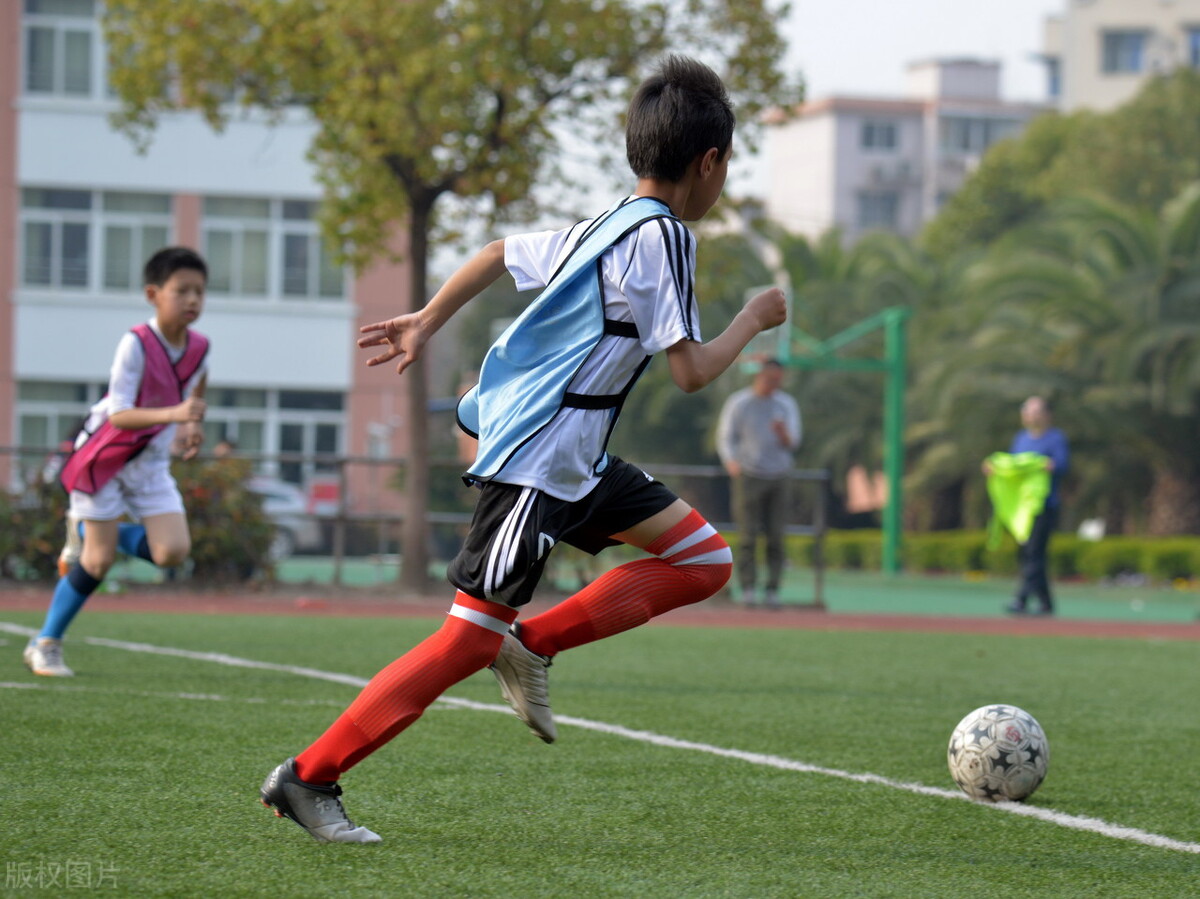 初中生写游泳满分作文,初中满分作文笑