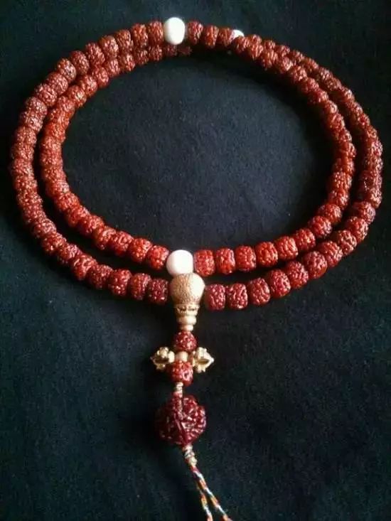 藏式小金刚包浆玉化图,藏式小金刚单圈包浆