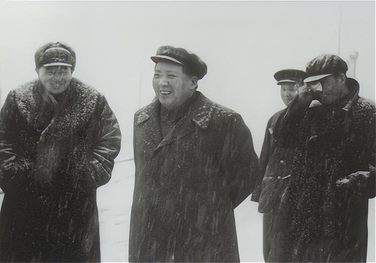 毛主席的身高具体是多少?身边的卫士晚年回忆道:我量过,有1米8