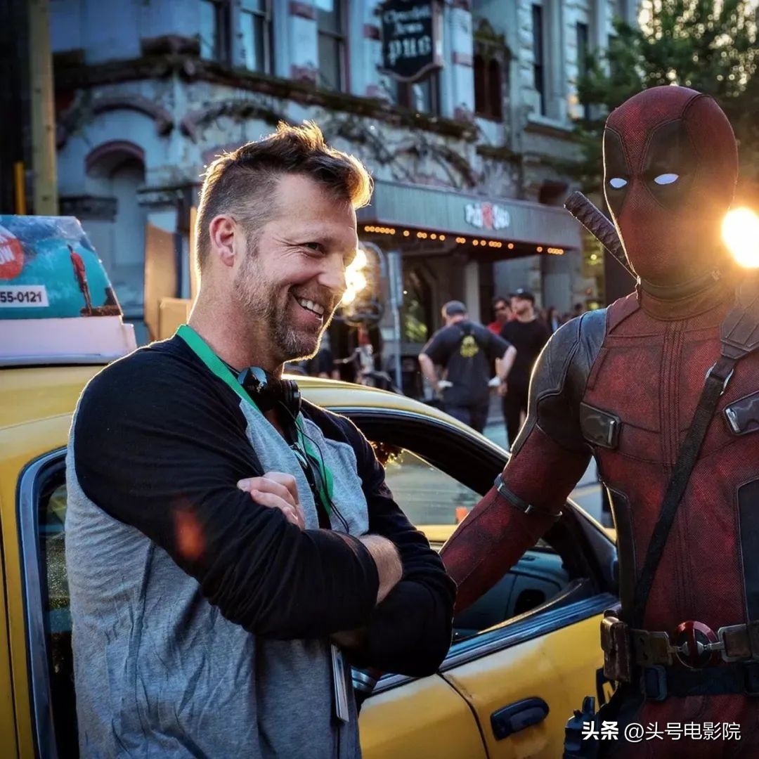 基努里维斯和布拉德皮特同框,模仿基努里维斯战术