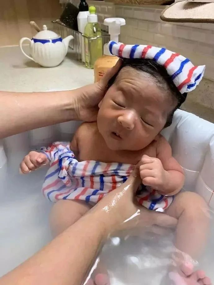 日本拍孩子丑照大赛,日本最丑选美大赛