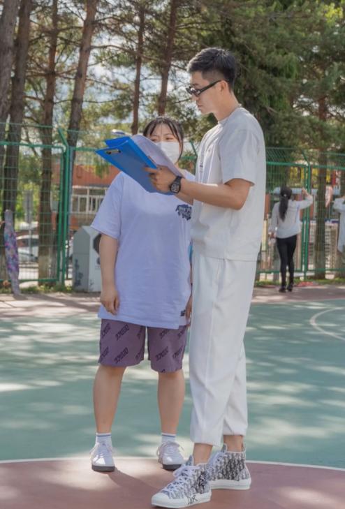 通化师院一老师,堪称翻版“黄景瑜”,明明可以靠颜值偏要靠实力