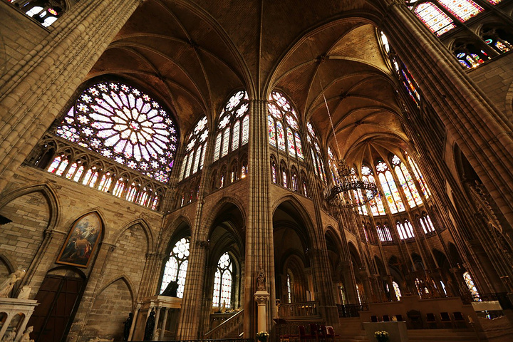 圣德尼教堂为什么建尖顶,圣德尼教堂意义