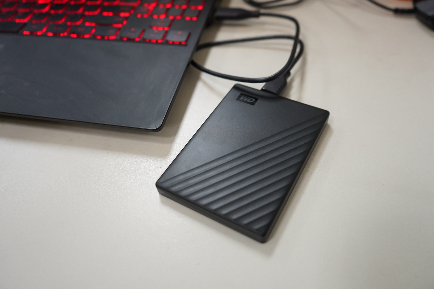 西部数据移动硬盘各版本之间区别,西部数据2t移动硬盘实际容量