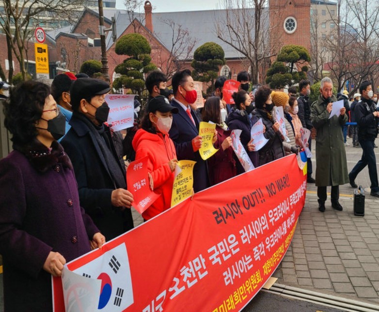 文在寅韩国军事,韩媒报道文在寅参加中日韩会议
