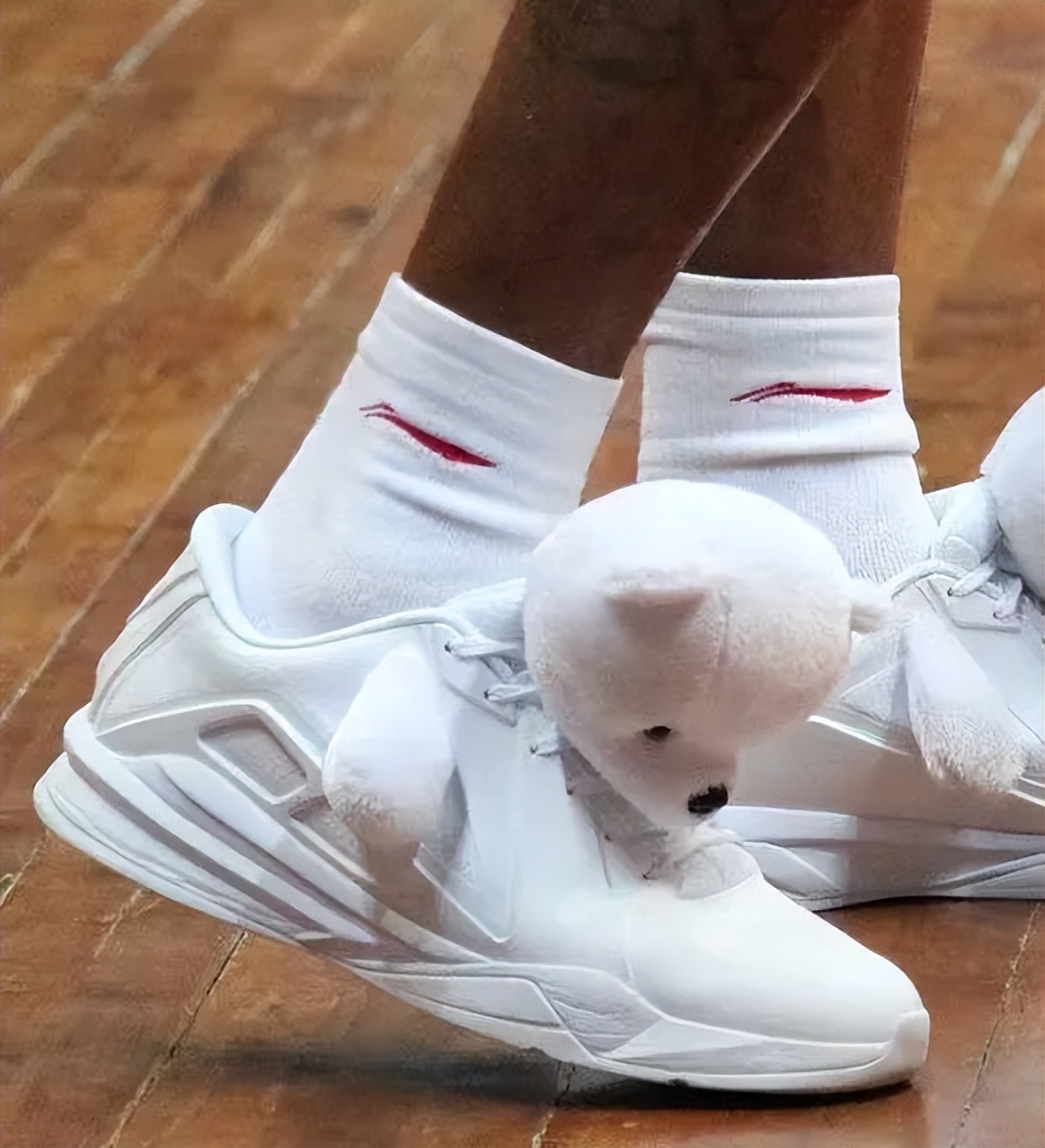 nba史上最奇葩的鞋,nba球星签名造假