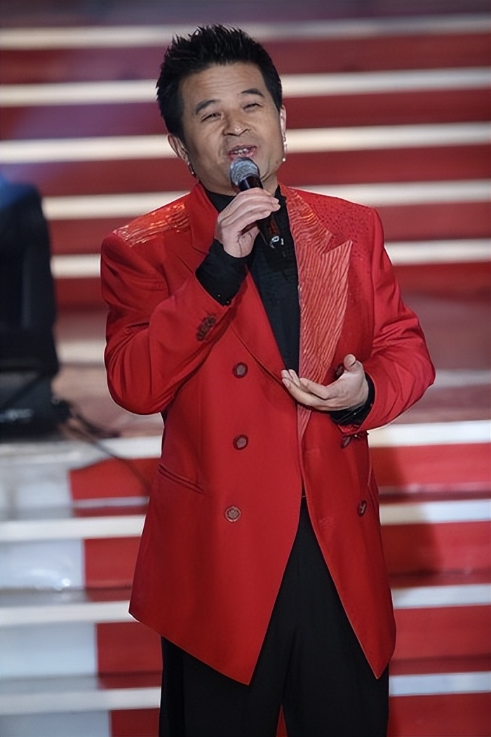 64岁毕福剑，也走到了今天，如此“落魄”