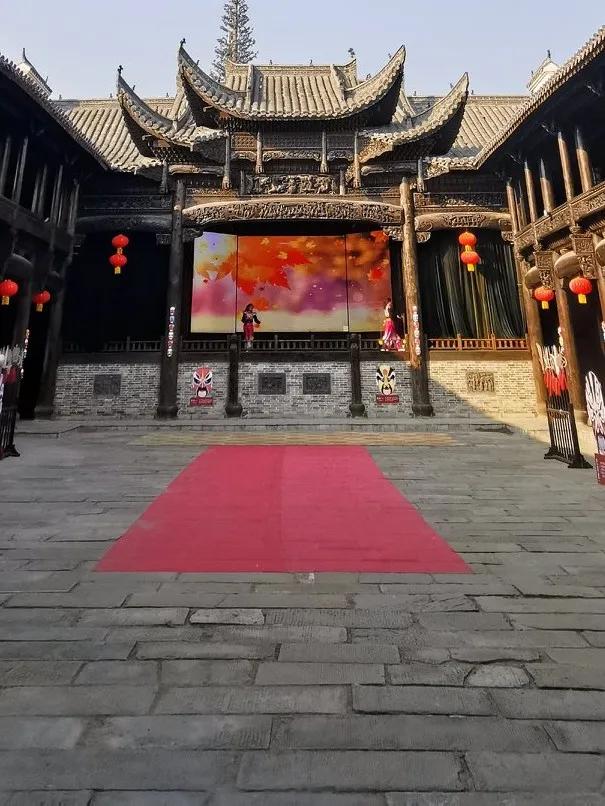 寰峰窞榛勬渤鏁呴亾妫灄鍏洯,寰峰窞澶忔触寰风櫨娓╂硥灏忛晣