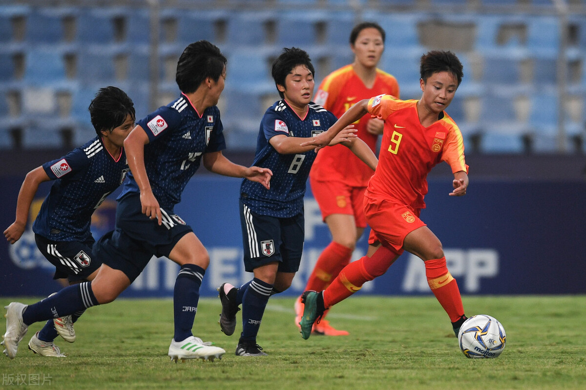 官方认可！戴伟浚当选广东足球先生，张琳艳当选广东足球小姐