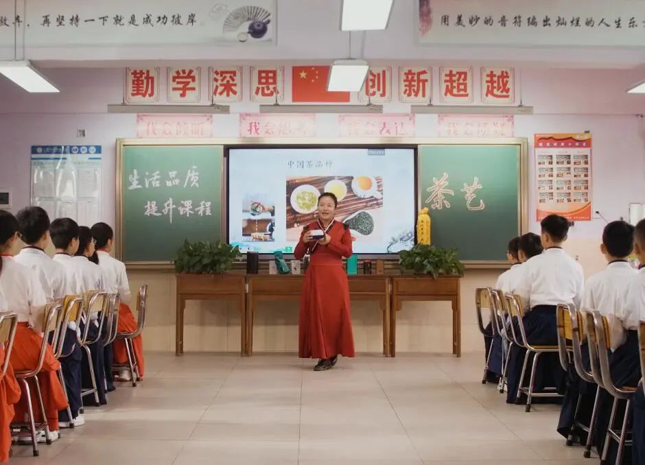 案例复盘|千里之外,万人之校,校庆宣传片怎么拍?