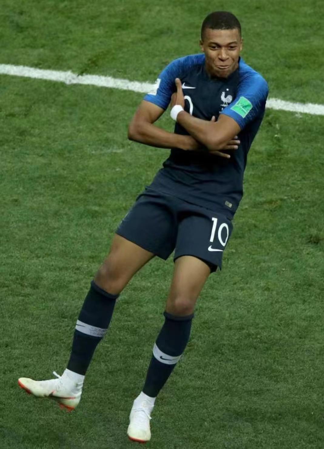 梅西c罗姆巴佩19岁的他们谁更强,同一年龄段的c罗梅西姆巴佩