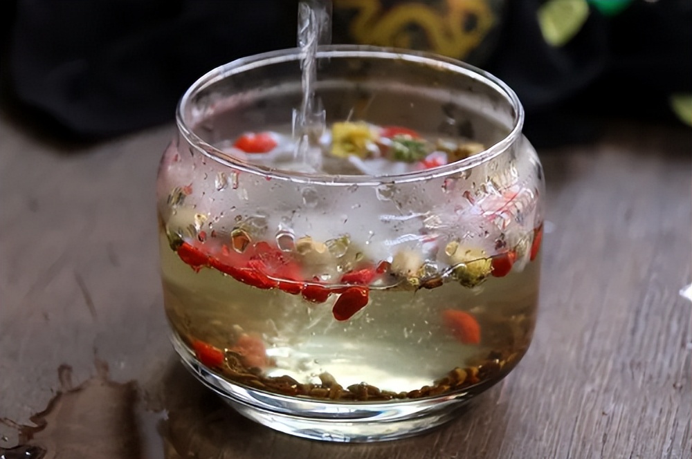 肝火旺湿气重吃什么饭调理,肝火旺夏季吃什么食物调理