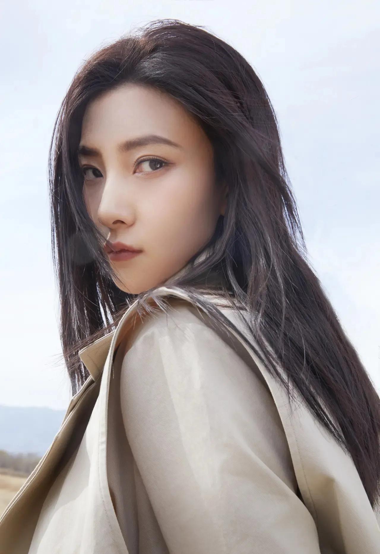 主持人柏安,柏安的红酒