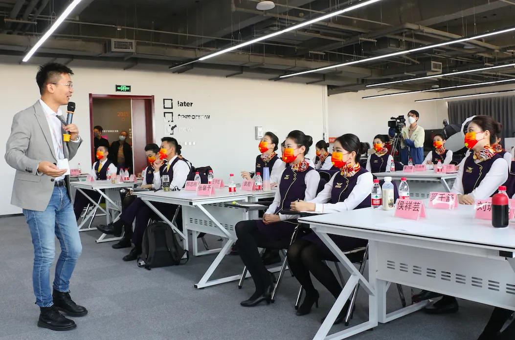 淘宝要上天！天津航空紧急培训空姐空少做带货主播