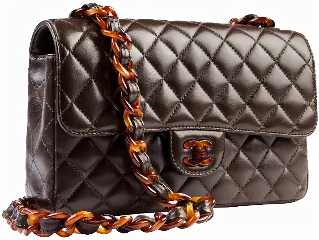 看完了Chanel富贵儿玳瑁，我默默放下了手中的皮质金链...