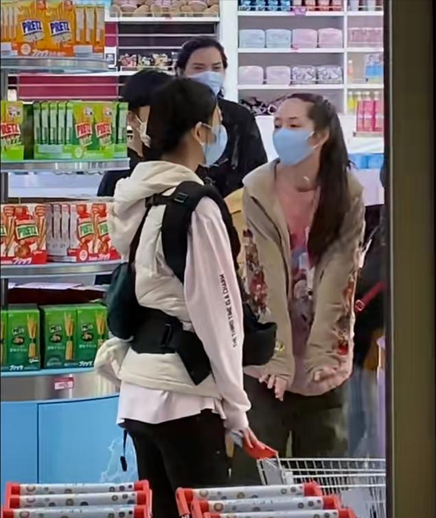 郭碧婷和向佐二胎长什么样,郭碧婷怀二胎和向佐吃饭被拍