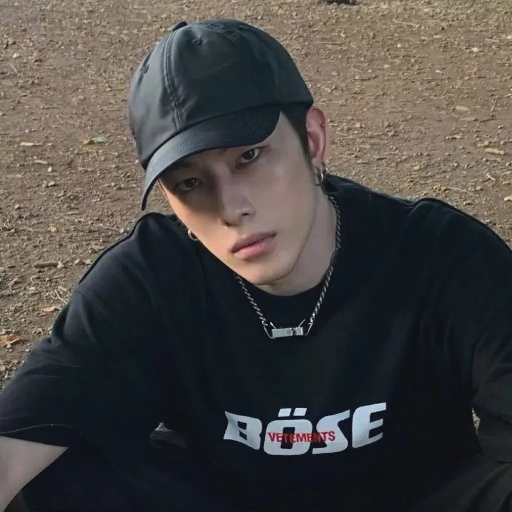 最新男生头像帅气冷酷霸气,最新男生头像背景一套