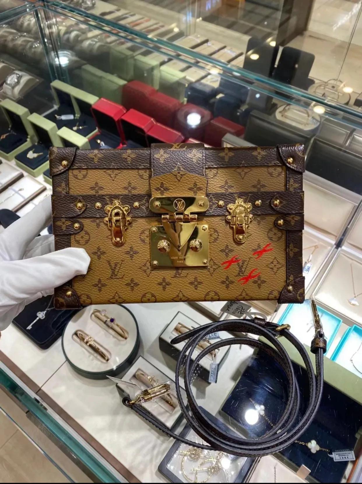 人生中的第一个lv包包要卖吗,关于人生第一次买lv包包的感悟