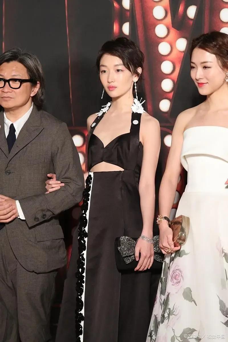 周冬雨面相分析,周冬雨早期后期面相