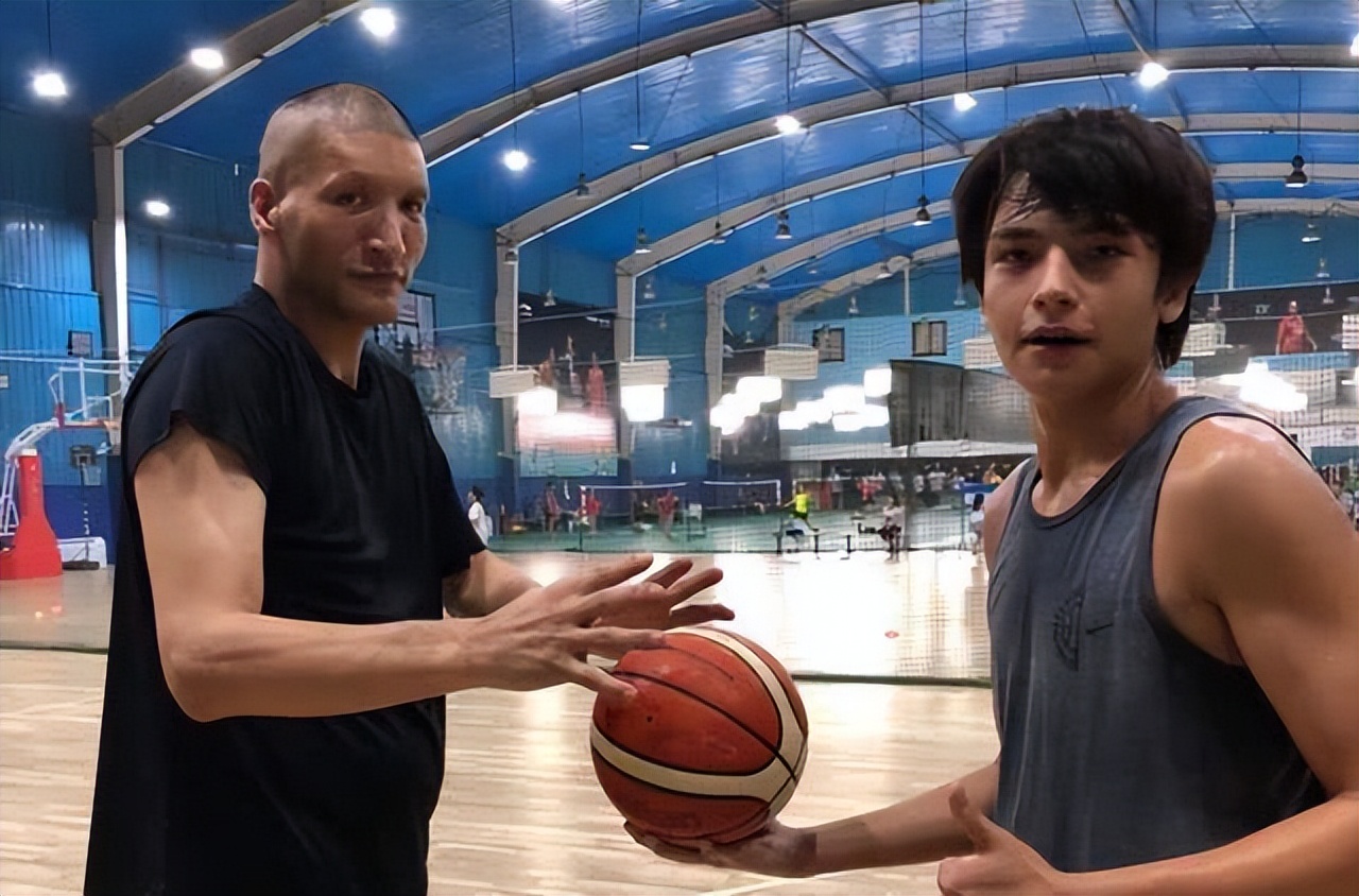 盘点cba历史十大中锋,cba总决赛姚明51分21篮板