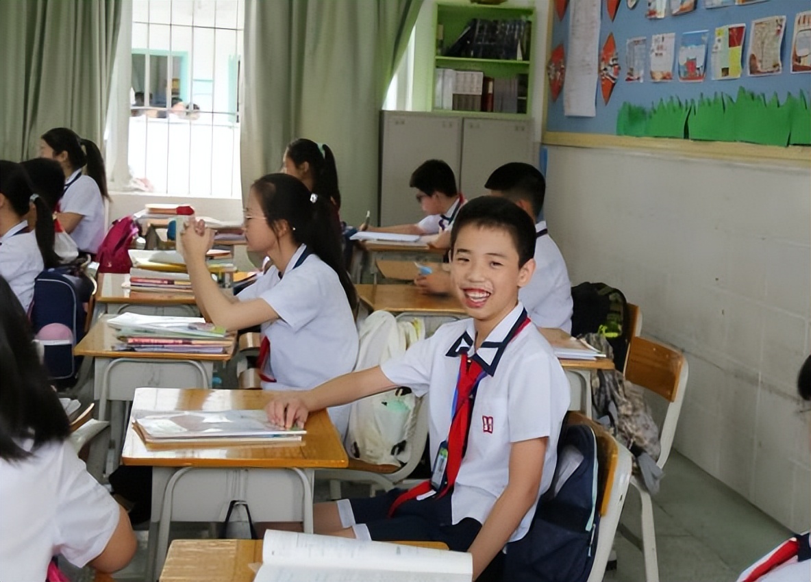 学生名字走红连名带姓只有两笔,学生名字简单笔画而走红