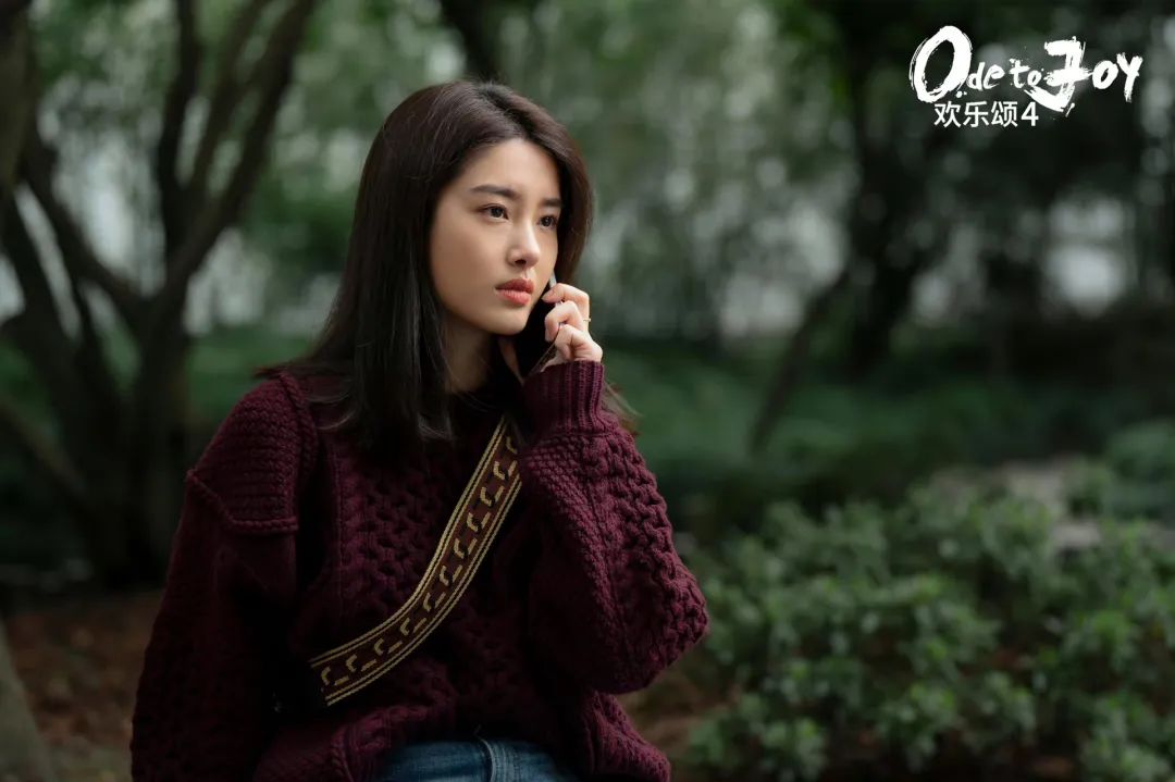 姐妹互扯头花啥意思 (男团互扯头花)