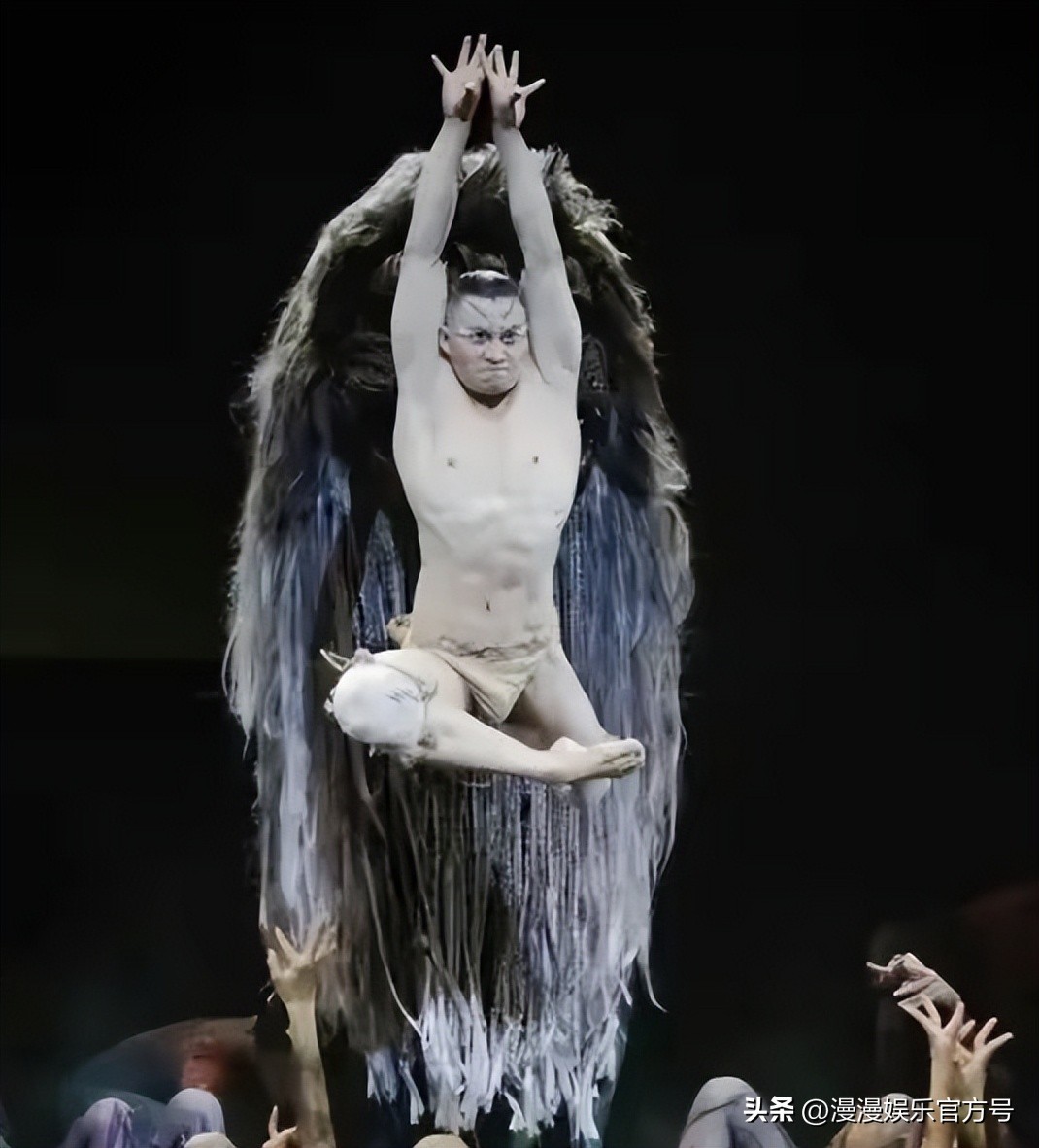 丁字裤、摸*体下**，杨丽萍把国人难以启齿的文化搬到舞台上！