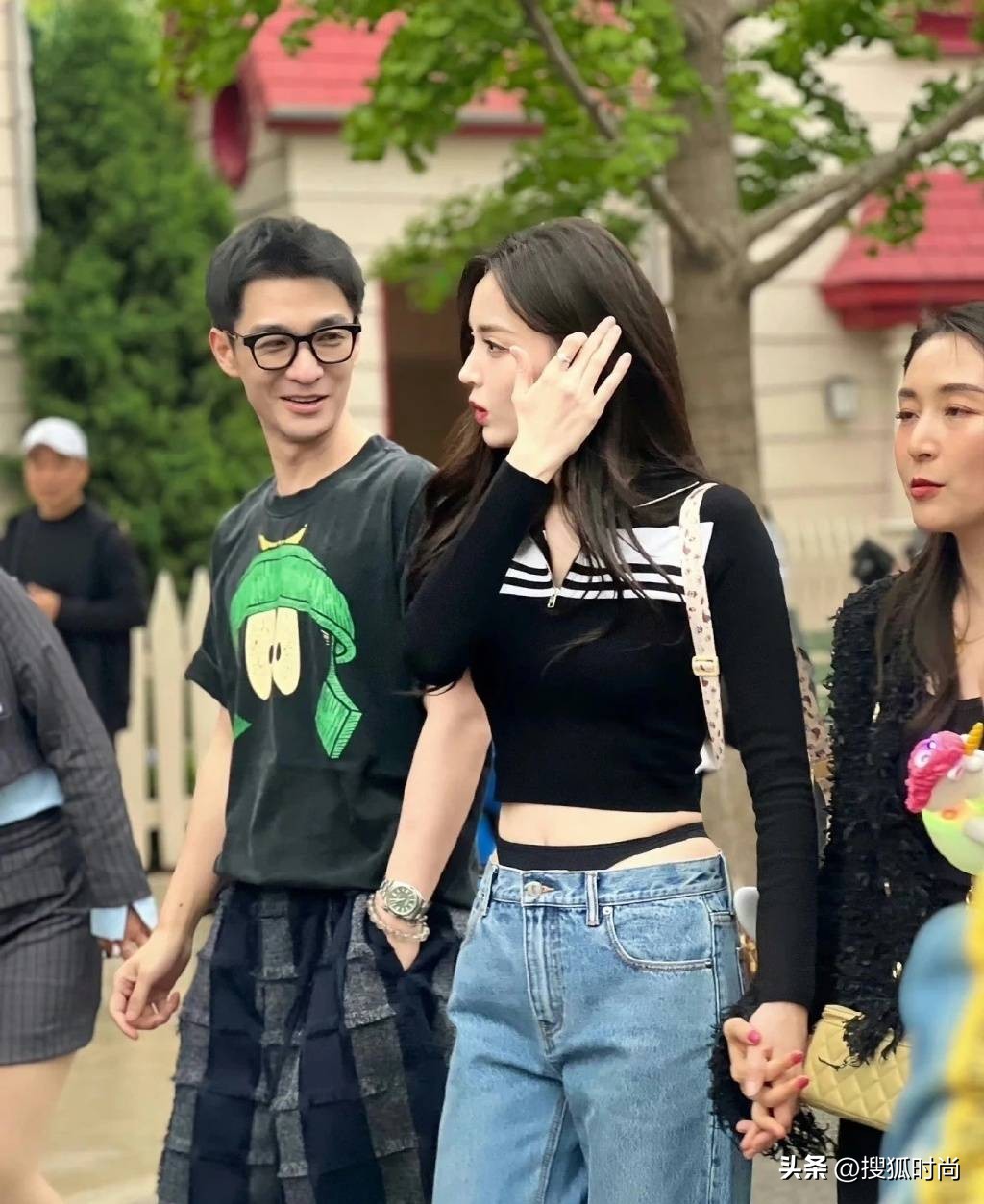 娜扎牛仔裤引热议,娜扎紧身裤穿搭