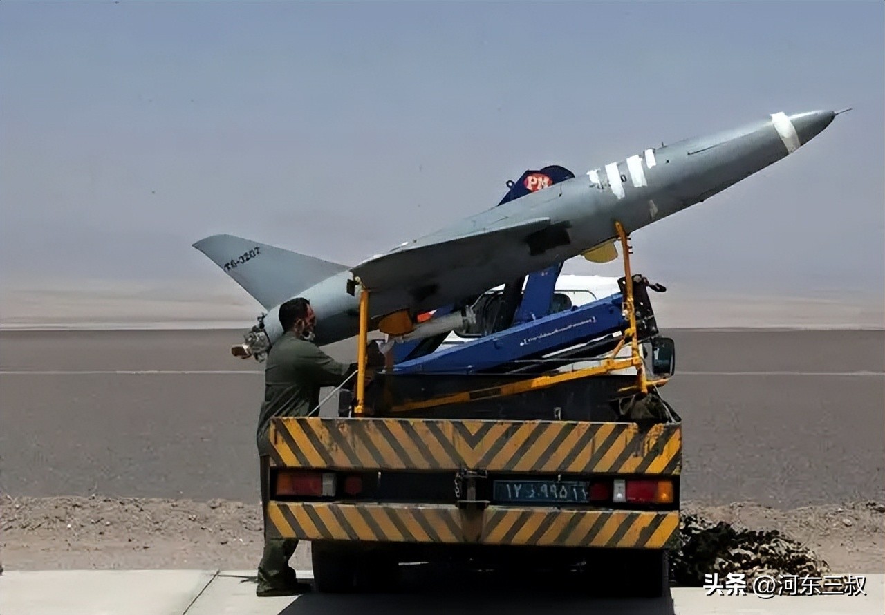 海马斯的噩梦，航程2000公里，伊朗新式无人机运抵俄罗斯