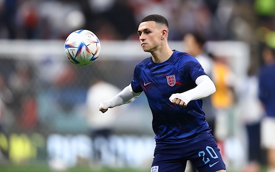 英格兰凯恩被打,英格兰凯恩遗憾场景