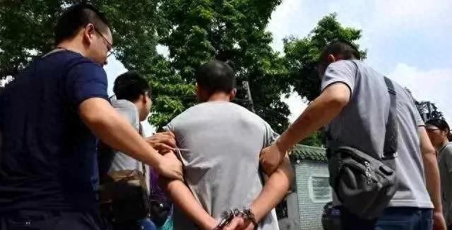 男子花言巧语哄骗老婆,男子以卑劣手段要求女子复合