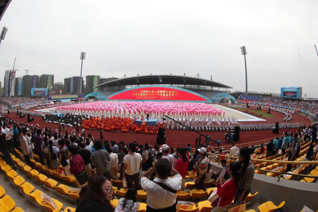 中国残疾人的励志视频,残疾人的暖心瞬间