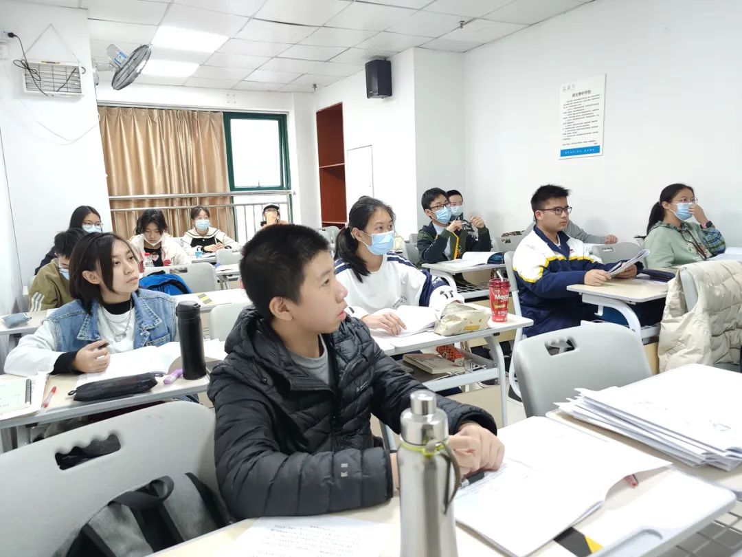 2022高考作文题审题立意,2022高考作文题目及范文