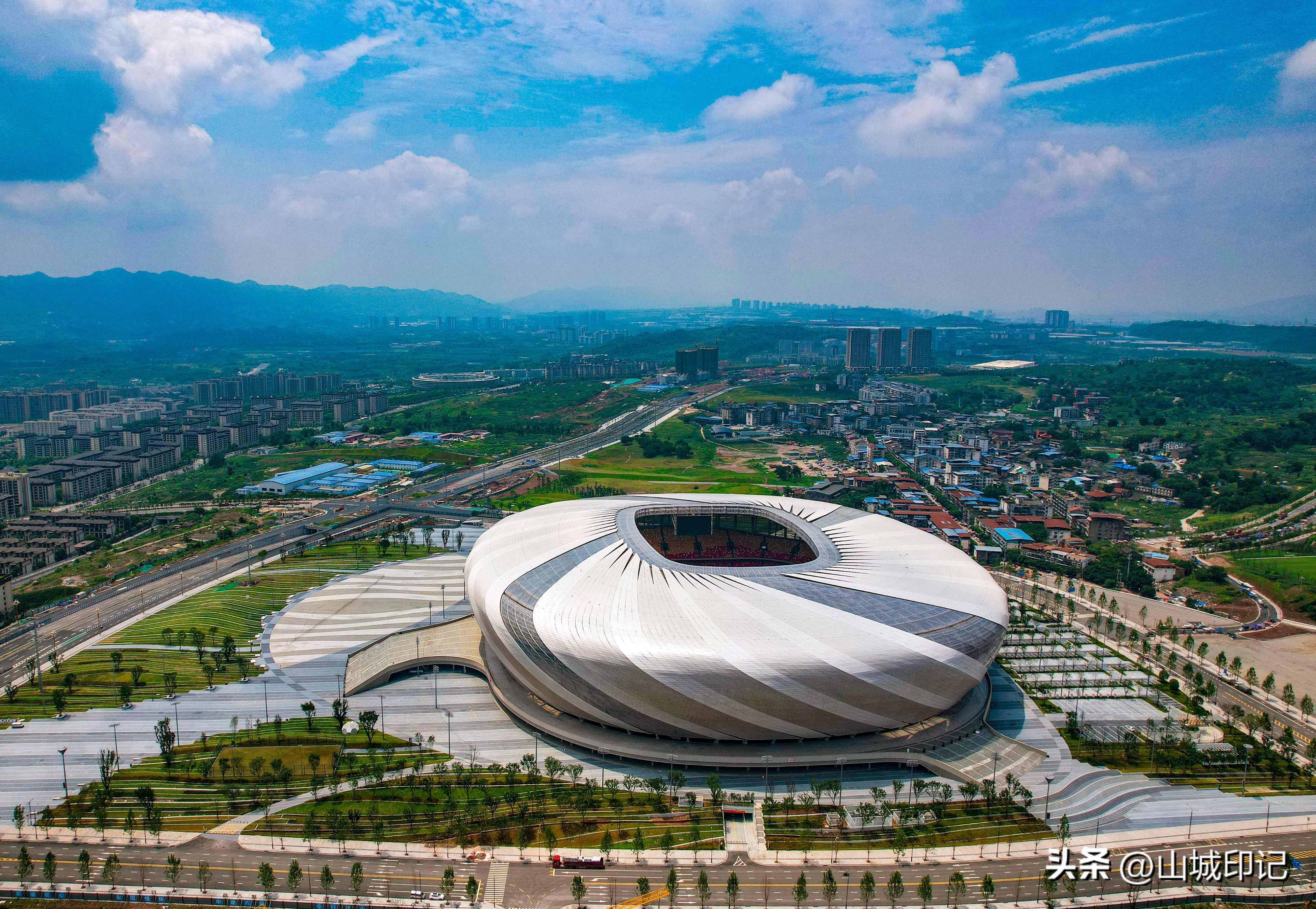 重庆龙兴最大足球场,重庆龙兴足球场看台路线详细