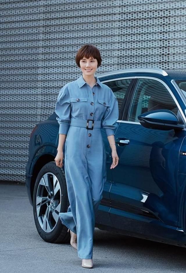 马伊琍袁泉穿出高级感,马伊琍袁泉同框红色衣服