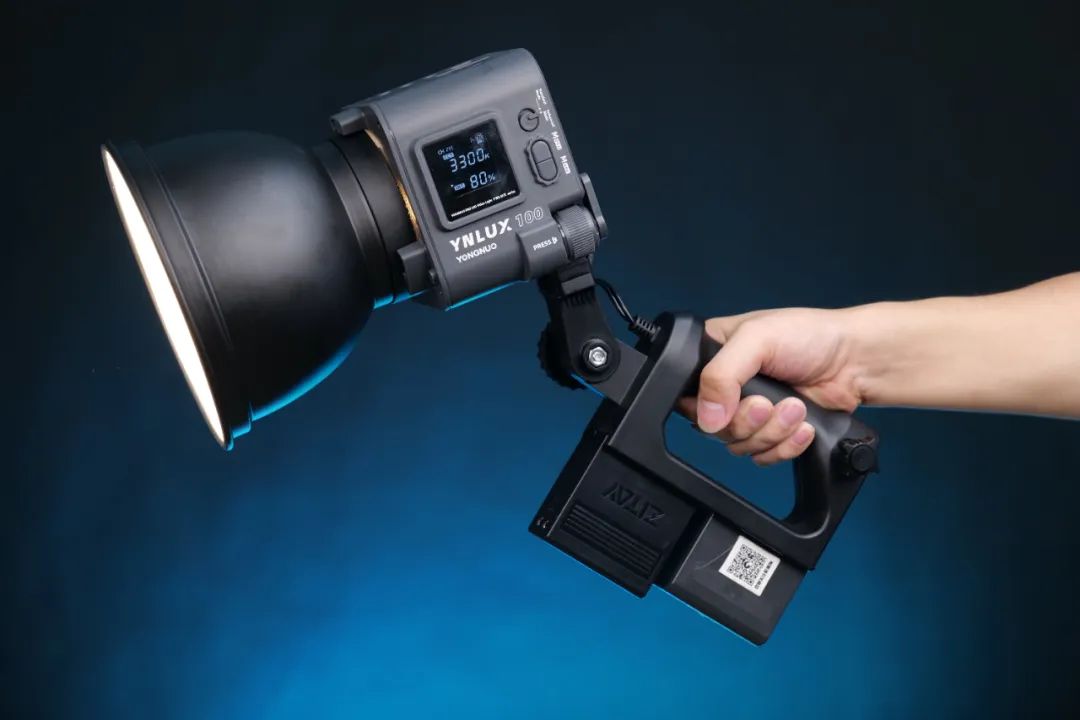 永诺ynlux100补光灯电池,永诺ynlux100pro使用教程