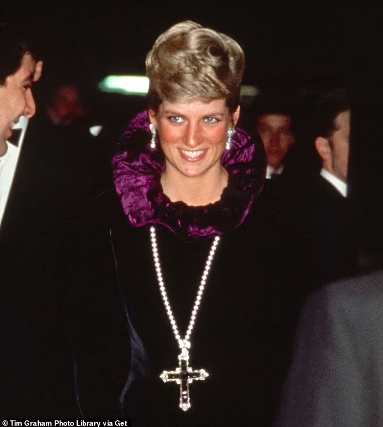 卡戴珊百万项链,卡戴珊买奢侈品