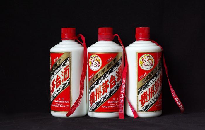 股票赚钱就是赚的差价吗,股票里赚钱赚的谁的钱