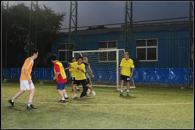 门将小场战术,职业球员没有门将能打多远射门