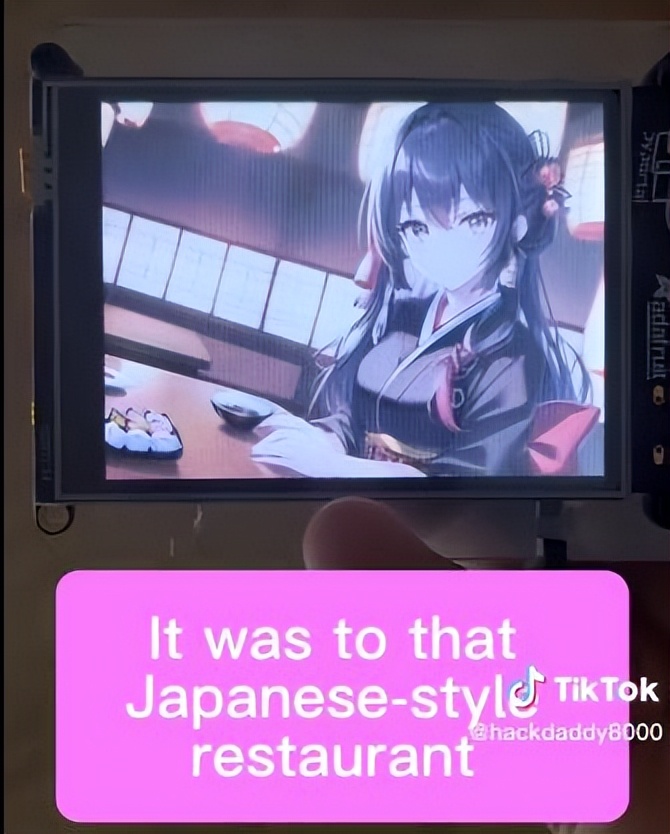 外国小哥用AI做了个虚拟老婆，日渐沉迷后，被真女友要求删除