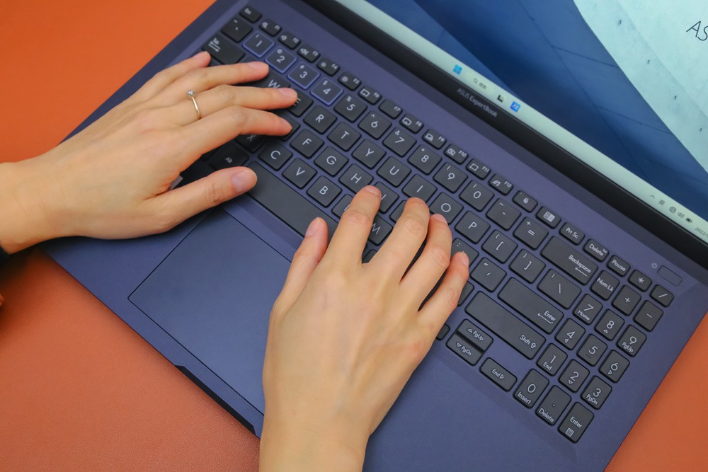 华硕破晓2是全能本吗,华硕破晓air2测评