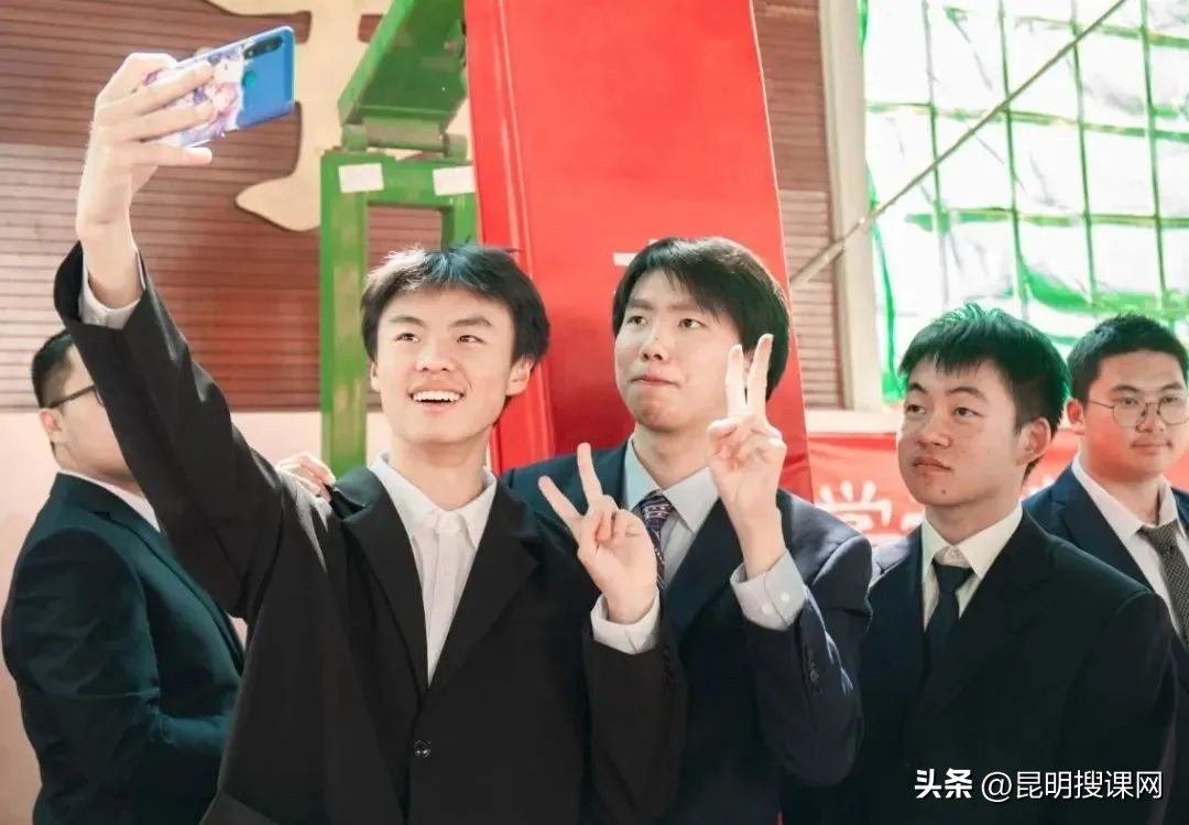 多彩生活缤纷寒假,多彩生活文化活动校园