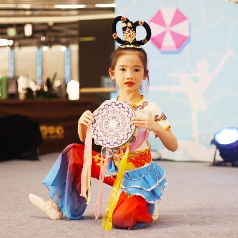 舞蹈表演培训推荐哪家,舞蹈机构还是舞蹈学校