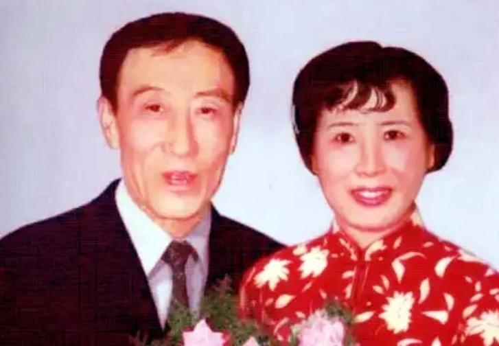 演员梁音晚年照片,电影演员梁音葬礼